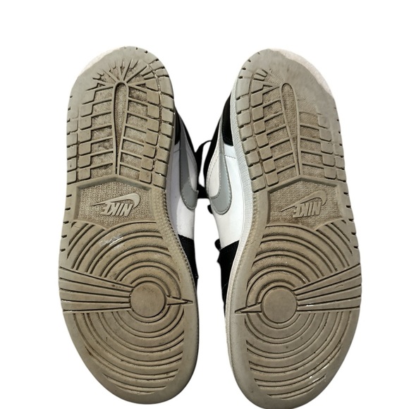 NIKE AIR JORDAN 1 RETRO LOW SMOKE GREY Sneakers - Picture 7 of 8